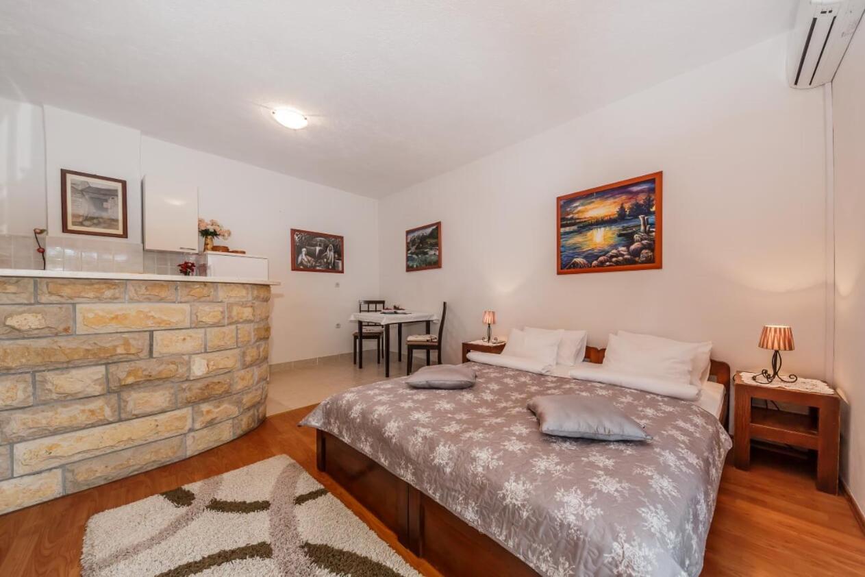 Maria Guest House Kaštela Екстериор снимка