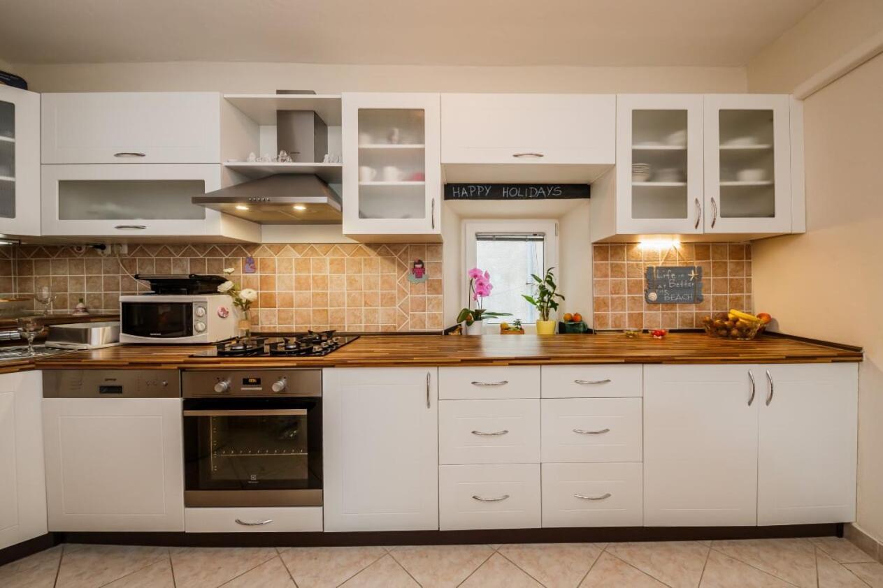 Maria Guest House Kaštela Екстериор снимка